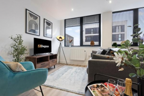 New! Modern flat in Manchester with FREE Parking, Sleeps 4!